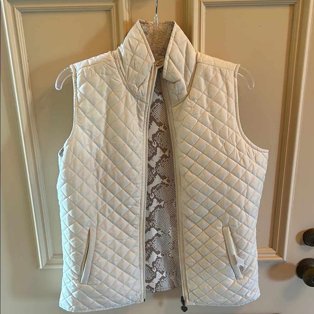 Three Hearts White Quilted Vest Lightweight Sleeveless
